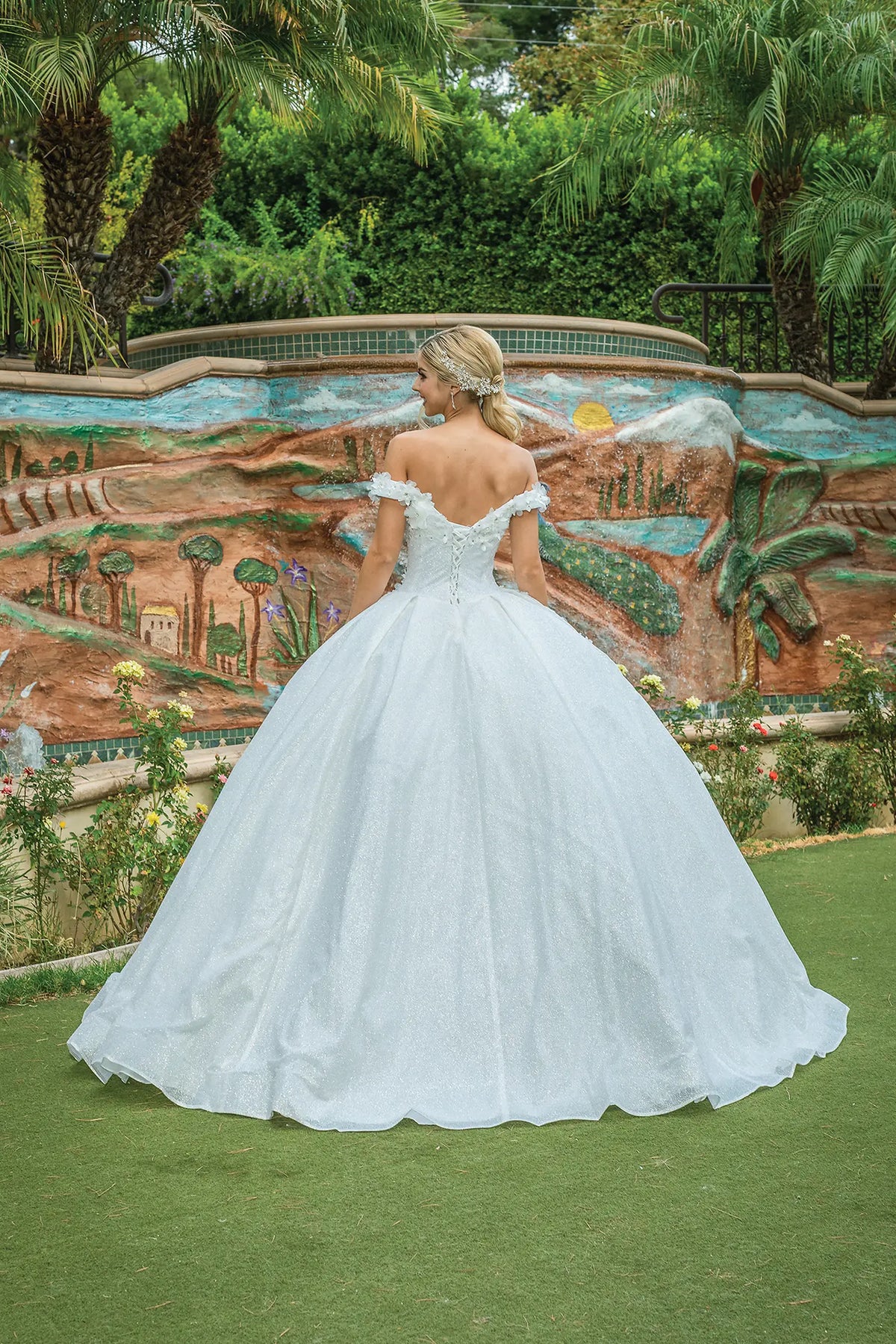 From the back, the Off-White wedding dress reveals its floor-length skirt.