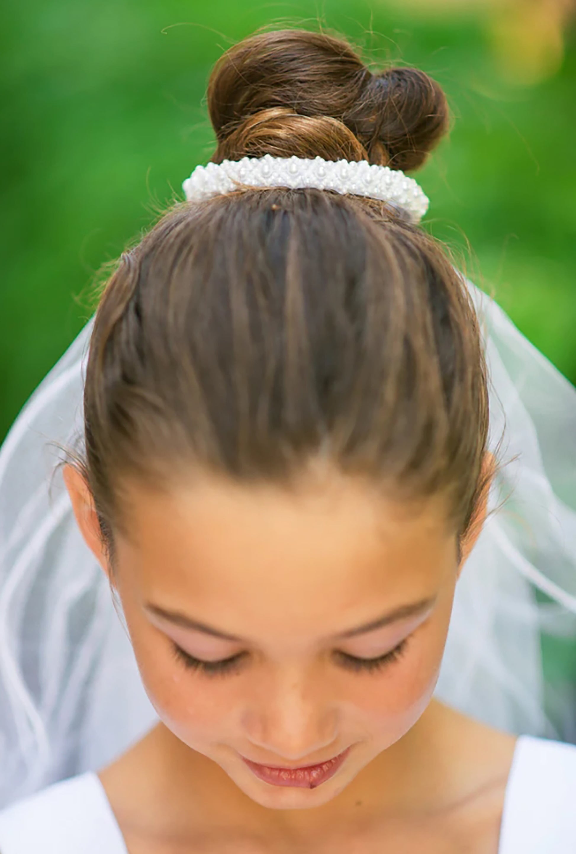 USA Made | First Communion  Pearl Bun 2-Tiered Veil bun detail