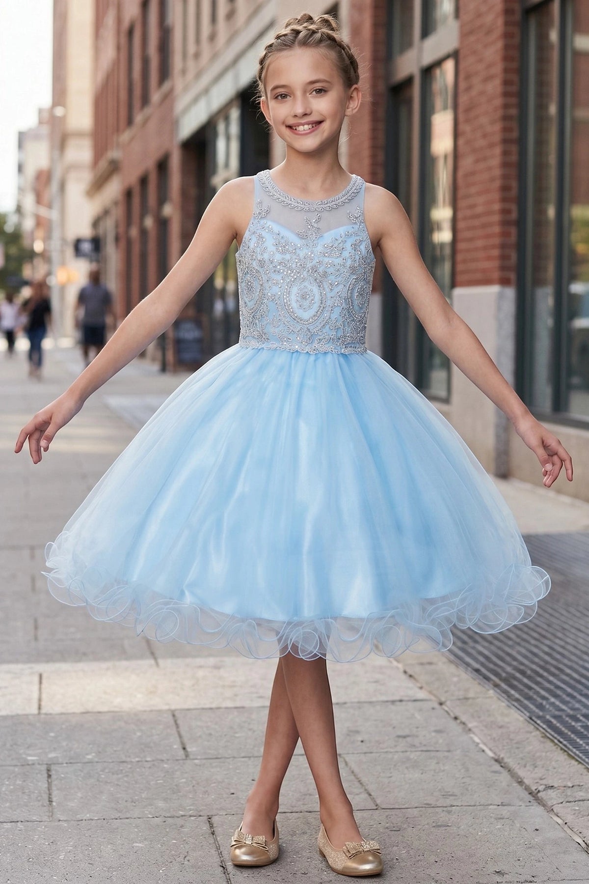 Showcasing with an embellished halter neckline, this Skyblue kids party dress displays elegant detail.