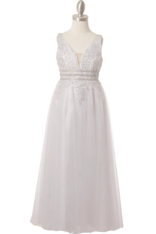 Showcasing with beaded lace on the V-neck bodice, this White kids party dress displays elegant detail.