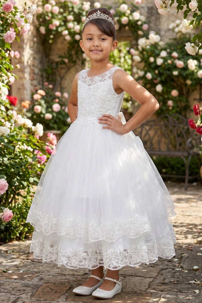 Featuring lace-trimmed tiers beneath the fitted bodice on the Off-White flower girl dress.