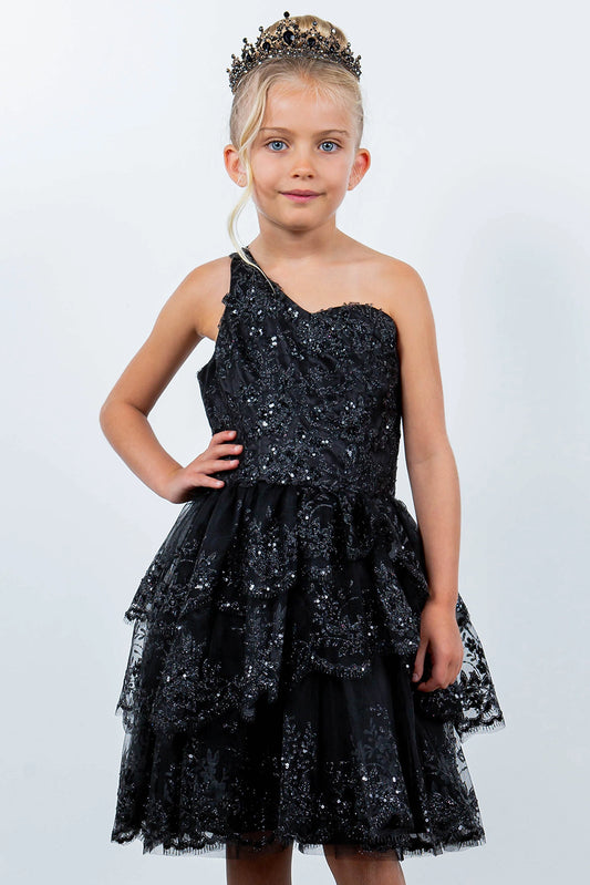 Showcasing with a tiered ruffled skirt, this Black kids party dress displays elegant detail.