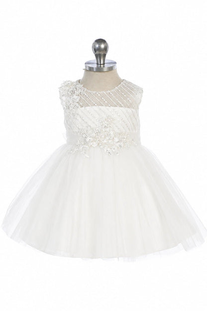 Diagonal bodice pleats are visible on the off-white flower girl dress.