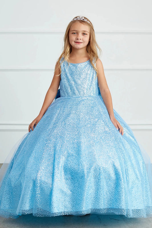 Featuring a sparkling full skirt, a sky blue mini quince dress.