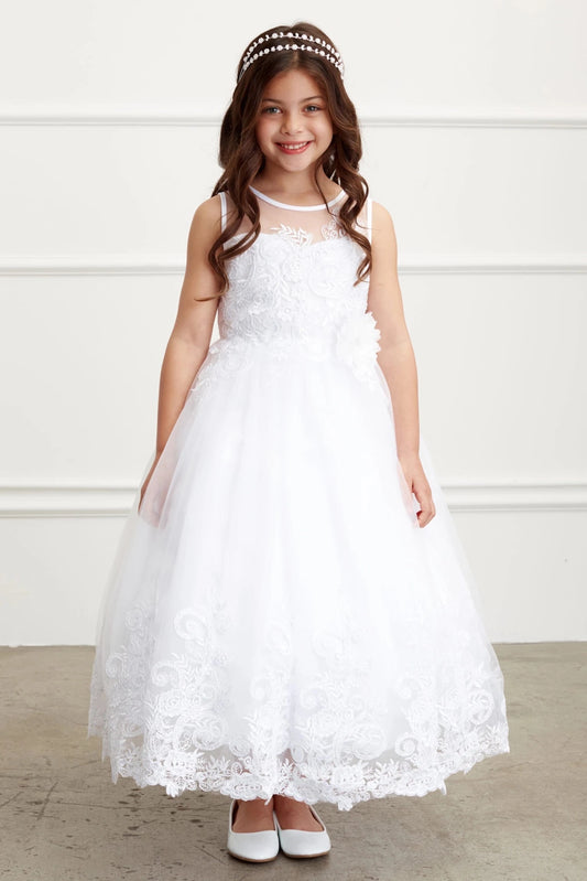 This white flower girl dress displays a floral lace skirt border.