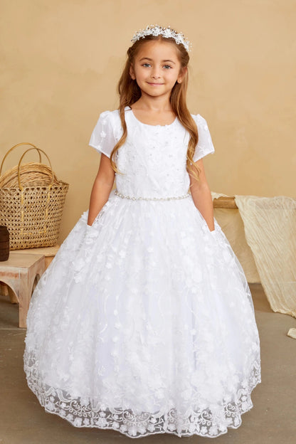 Defined by a floral mesh skirt, this white flower girl dress.