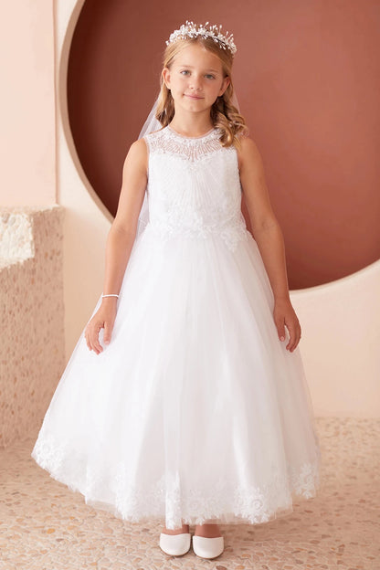 Detailed with a scalloped neckline, this white flower girl dress.