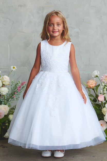 White flower girl dress with a full lace skirt.