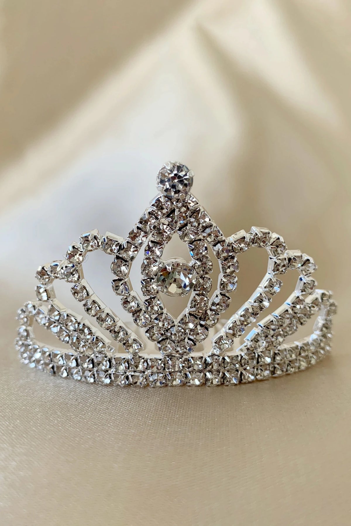Silver rhinestone flower girl tiara comb.