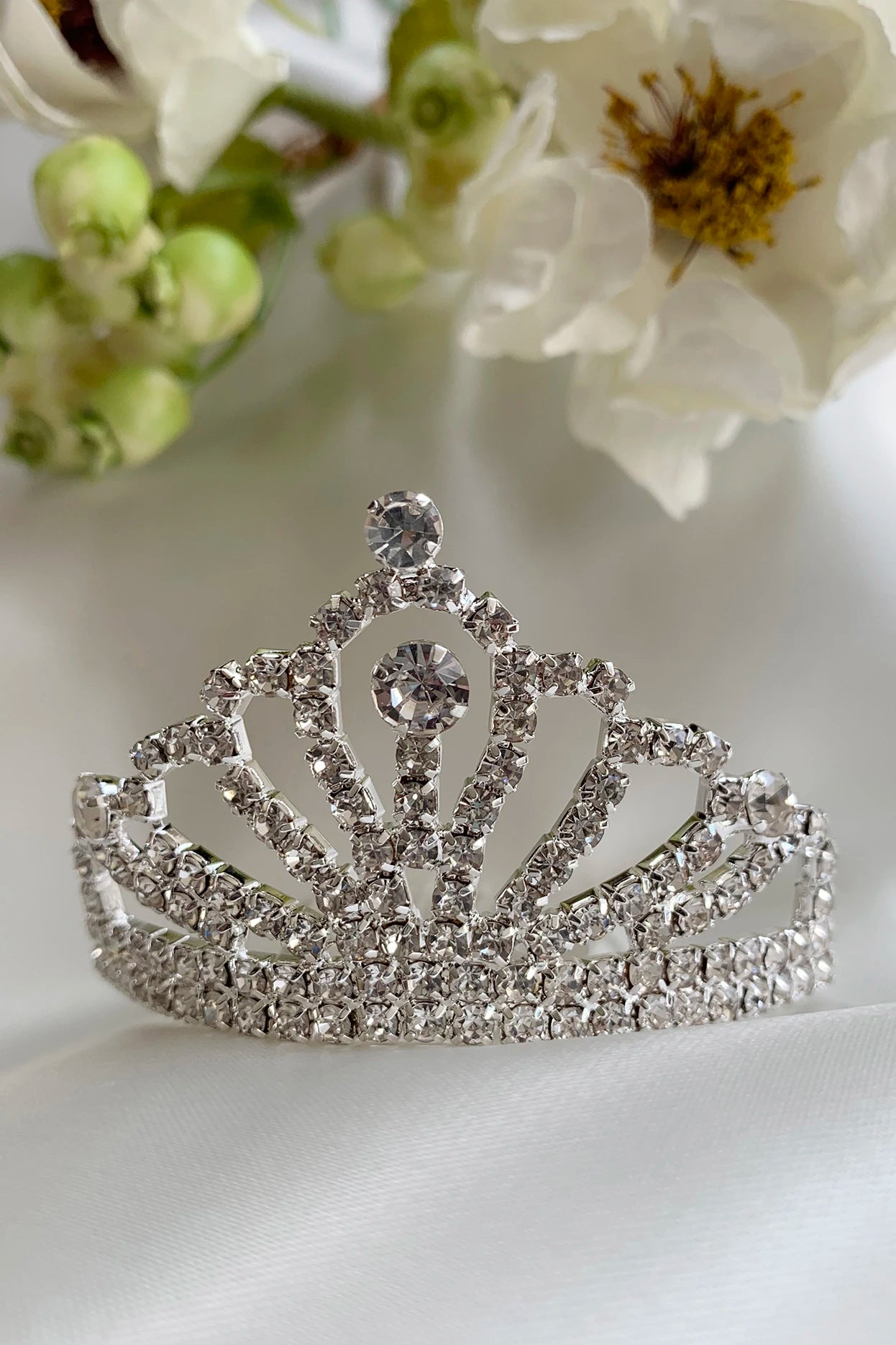 Silver rhinestone flower girl tiara comb.