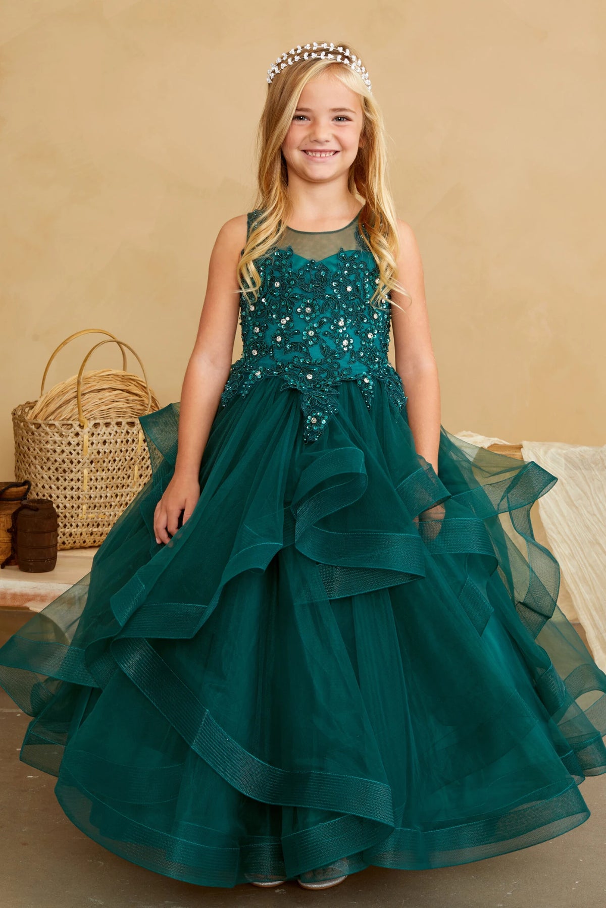 Emerald kids pageant dress featuring a lace bodice and tiered mesh skirt.
