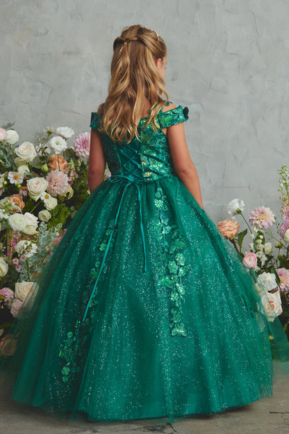 The Emerald kids pageant dress has lace-up ties at the back.