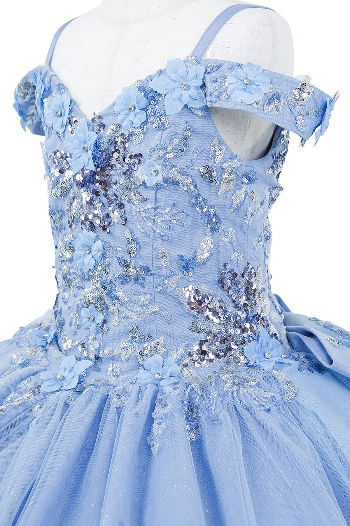 Blue top side view kids mini quinceañera mini quince dress with off-shoulder 3D beaded floral applique.