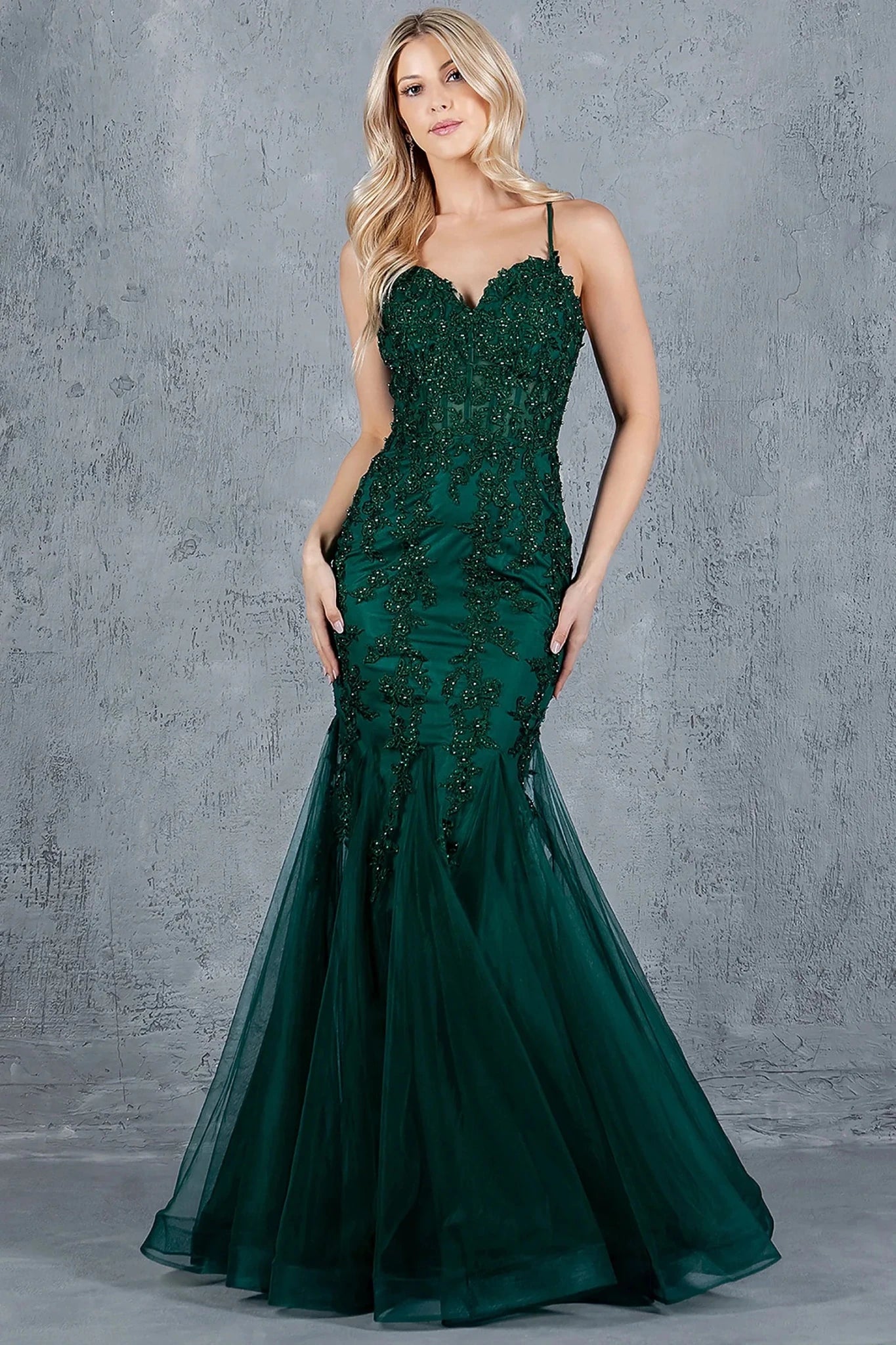 Hunter Green mermaid gown with fitted bodice and lace embroidery