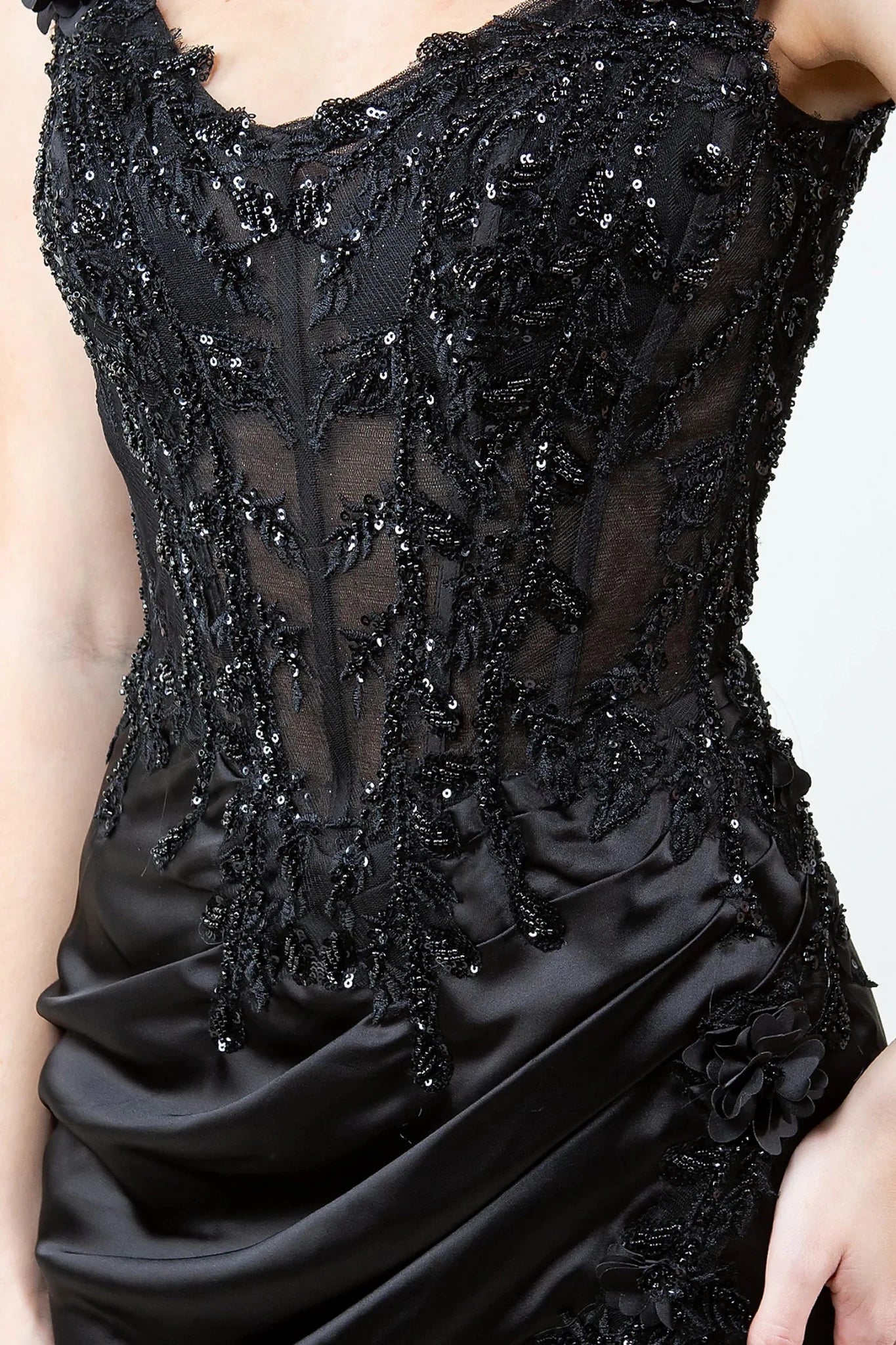 Black evening dress featuring floral embroidery lace appliques