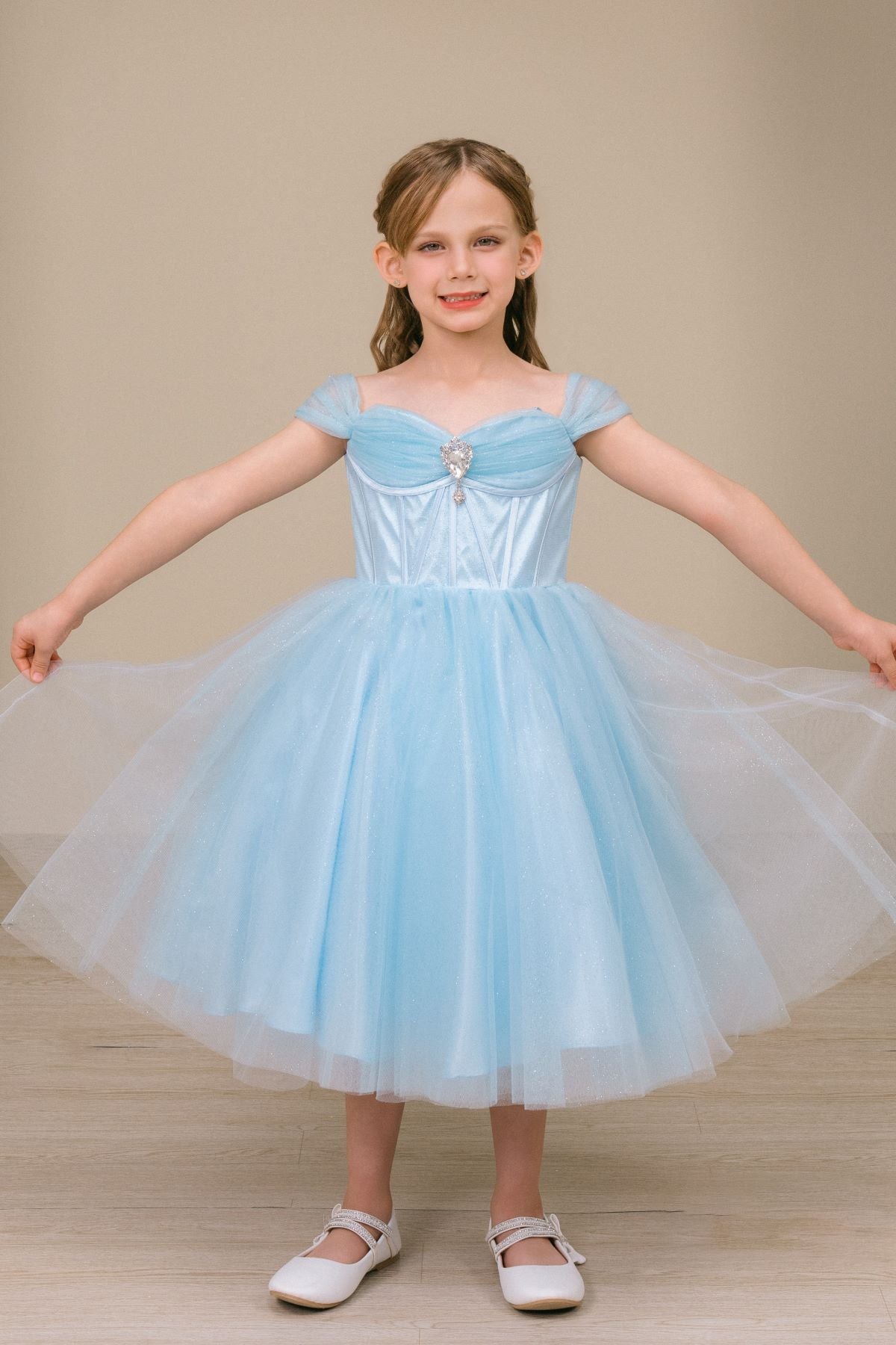 A blue Off-Shoulder Tulle flower girl dress.