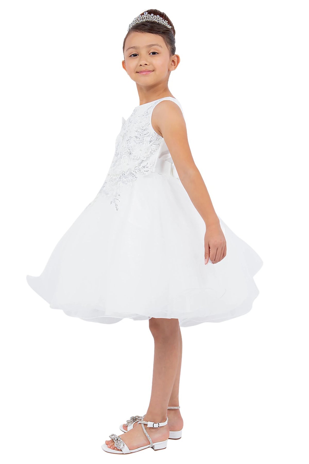 A white floral flower girl dress.