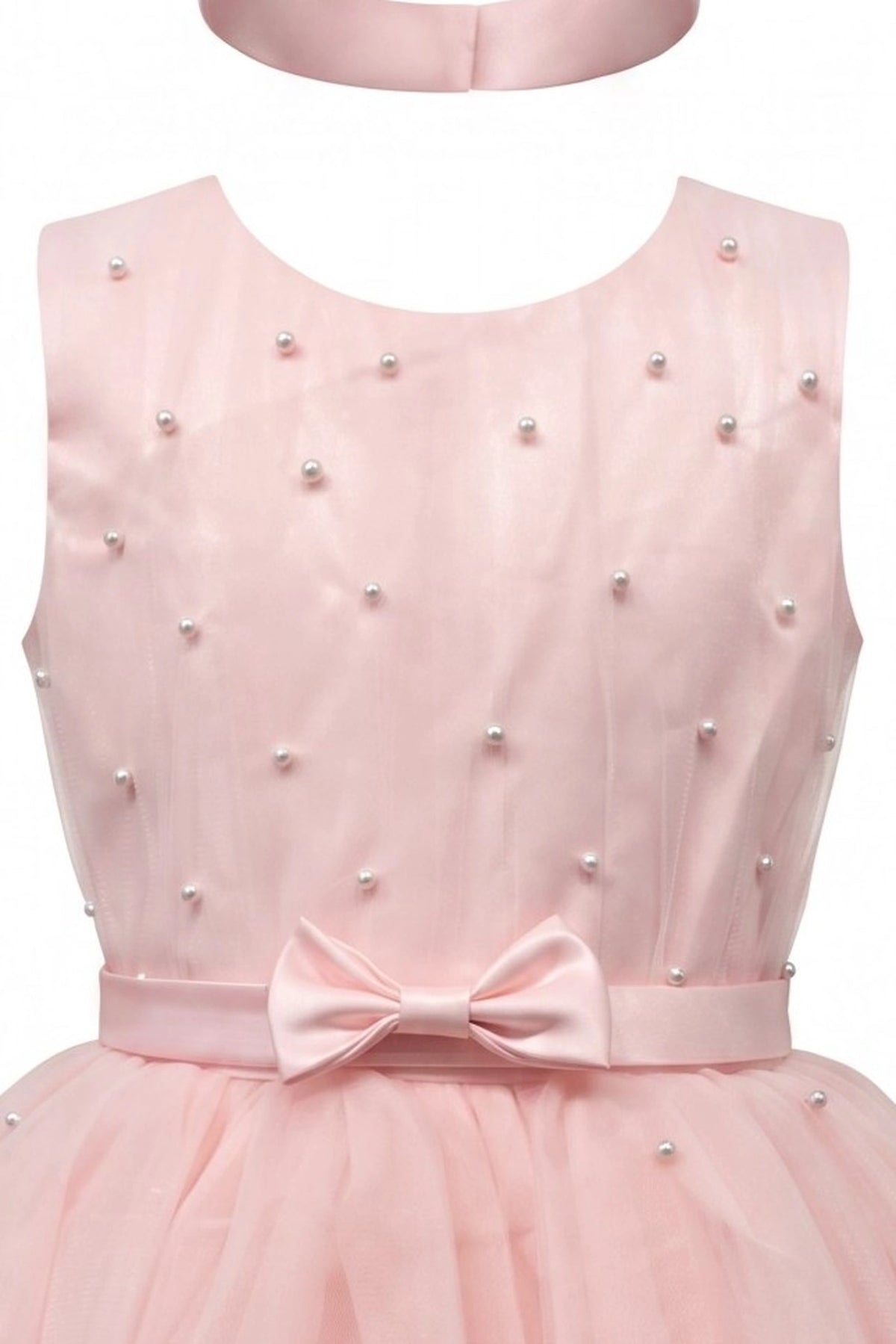 Detailed a bow at the waist complements the Pink kids dress.