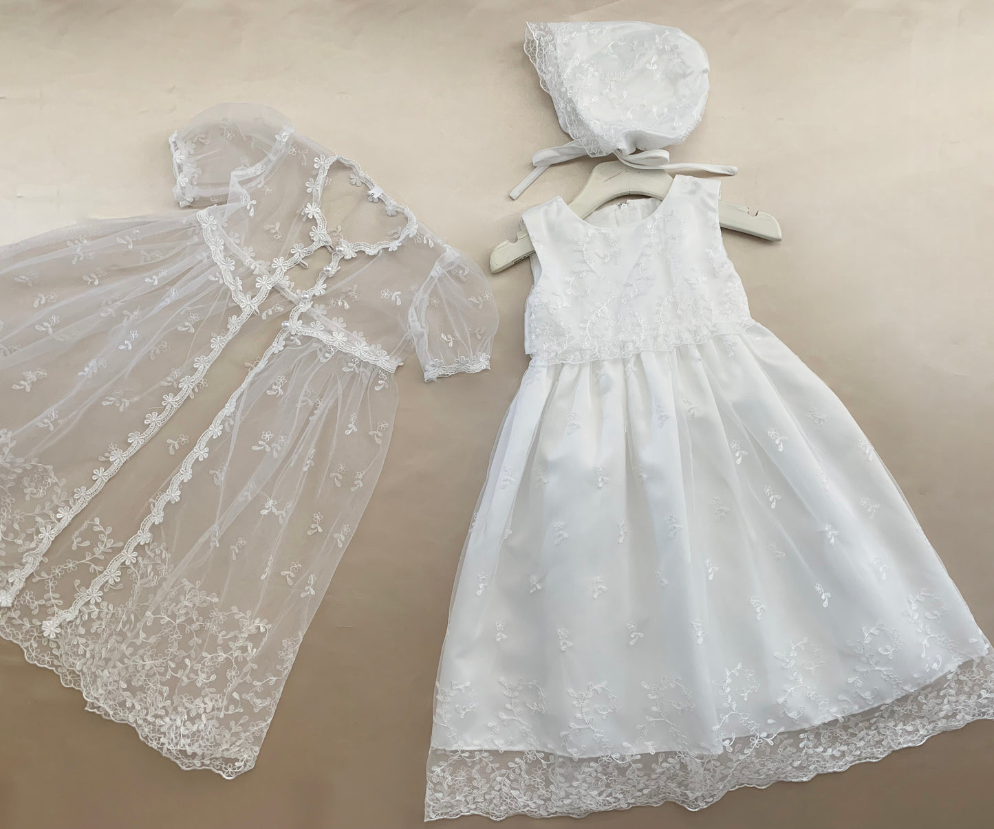 Baby Vintage Lace Dress with a Bonnet Hat | Baby Special Occasion Baptism Christening dress three pieces