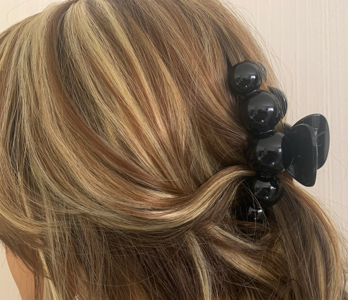Multi color everyday women's hair claw.