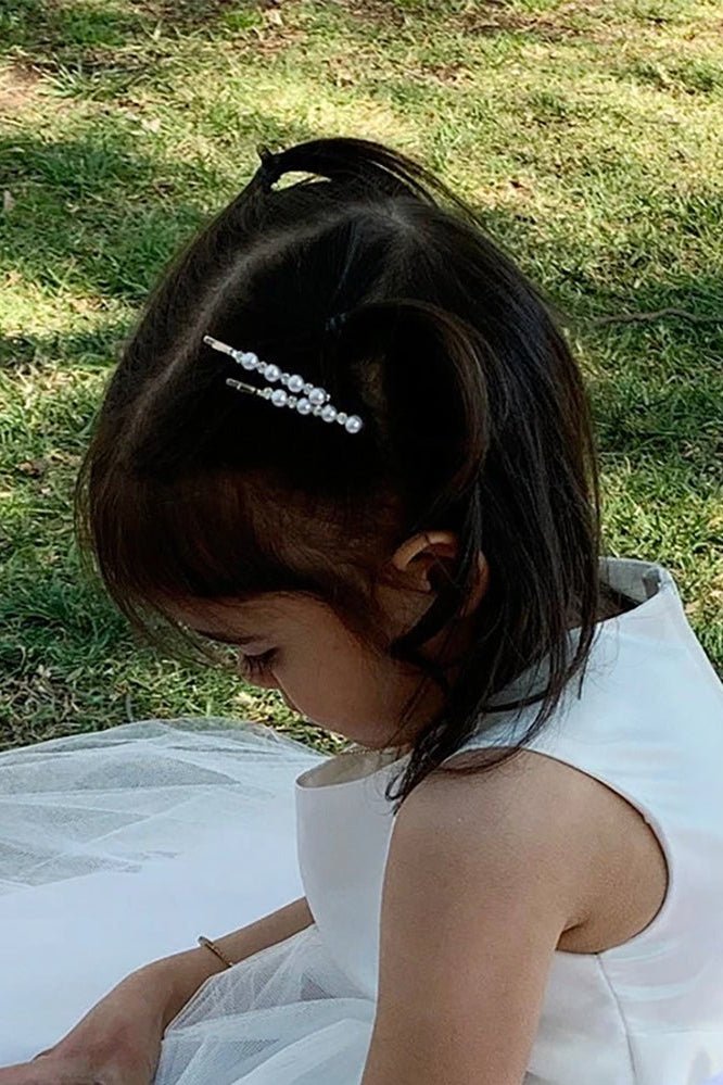 Silver pearl rhinestone flower girl hair pins.