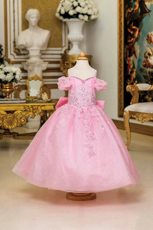 Delicate puff sleeves frame the lace bodice of this Pink mini quinceañera ball gown.