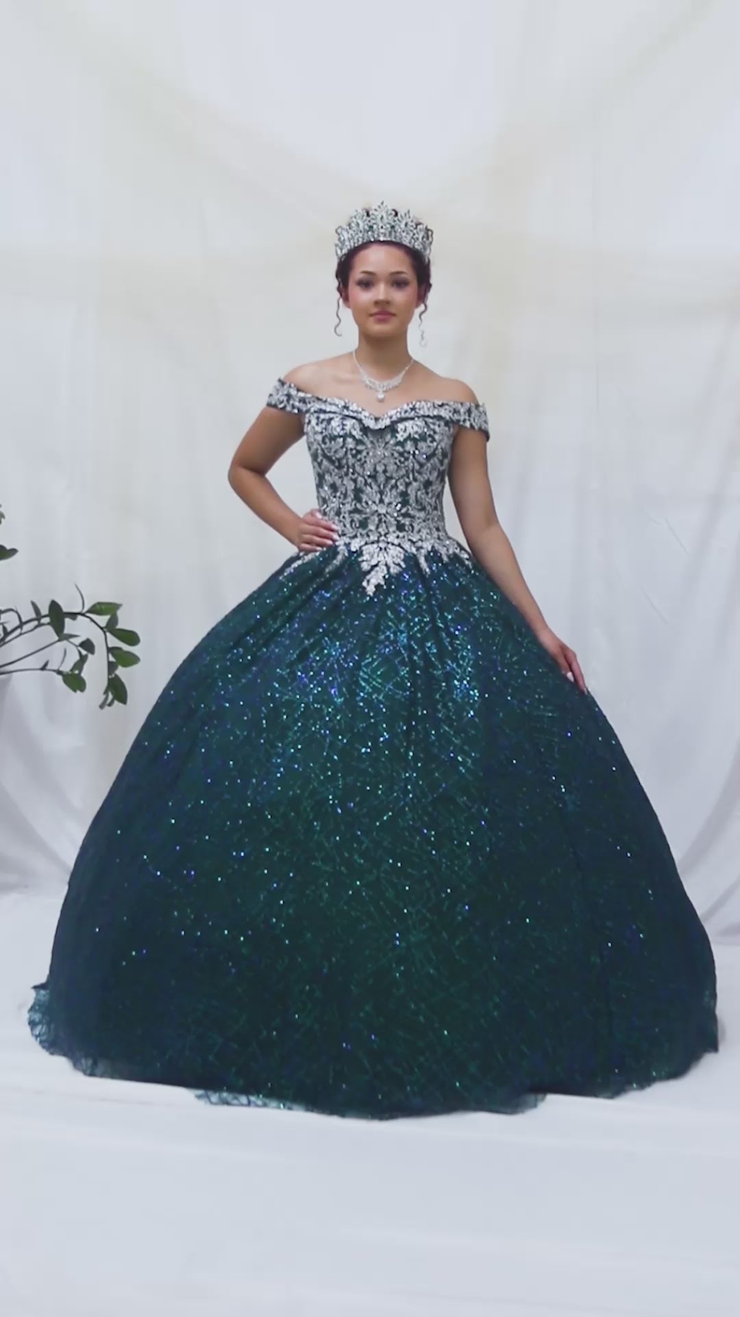 Video of Emerald Green Quinceañera Dress with Glitter Sequins, Sparkling Bodice and Layered Elegant Tulle Skirt