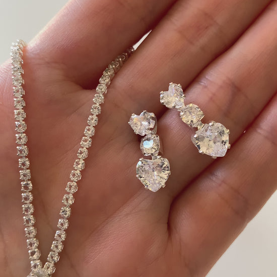 video showing the necklace