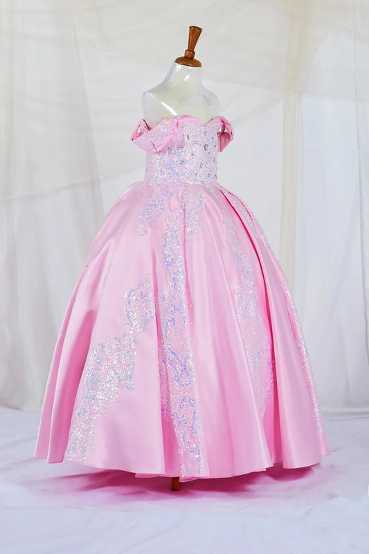 Pink fully satin mini quince dress with floral embroidery.