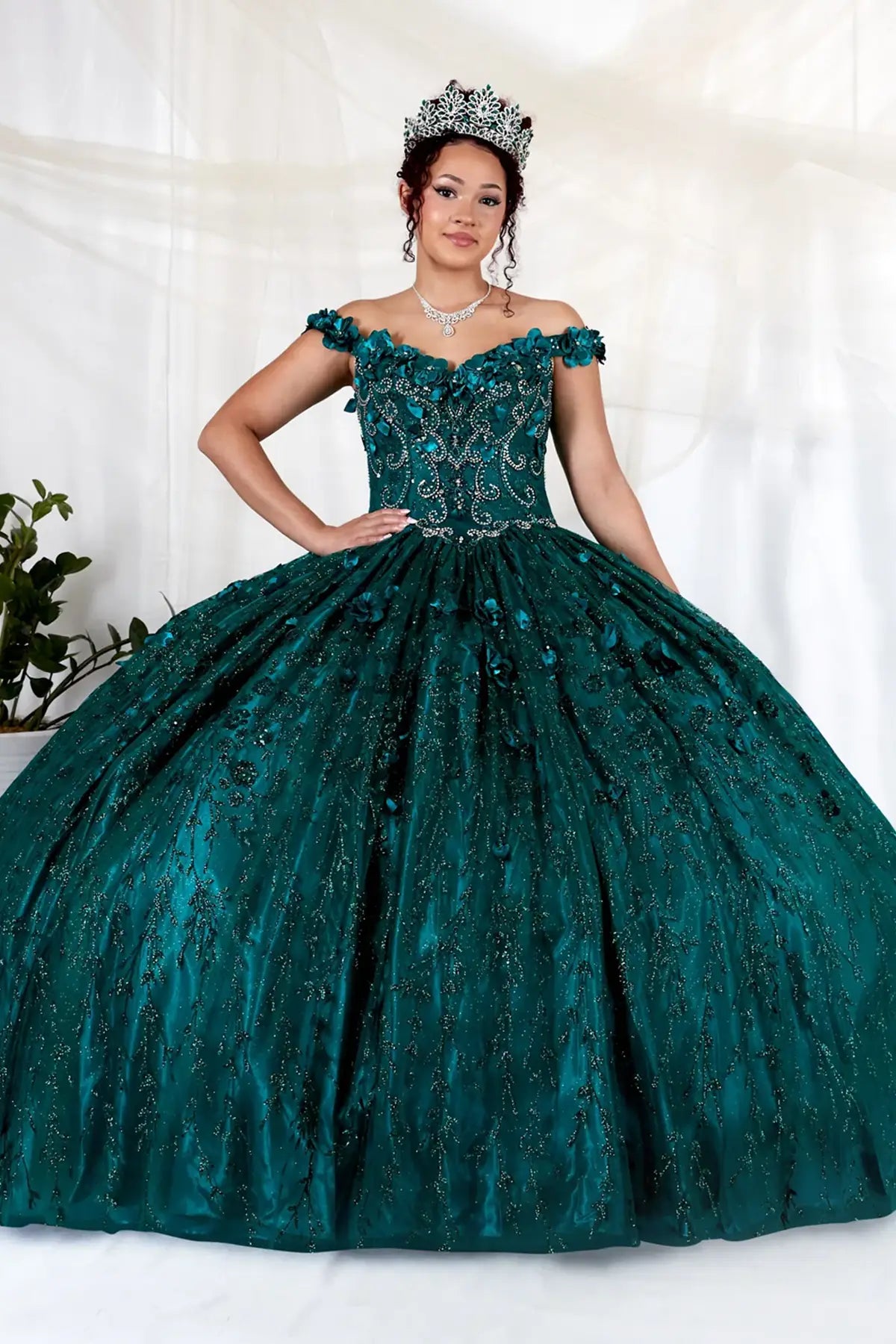 quinceanera emerald green dress Quinceañera Ball Gown with Floral Applique L / Green Emerald Green Age:4-5Y YGroup_patti_side_slit_maxi_dress Cicinia Plus Size Dusty